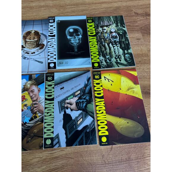DC Comics Doomsday Clock #1-12 complete run  WATCHMEN 2018 - Picture 5 of 8